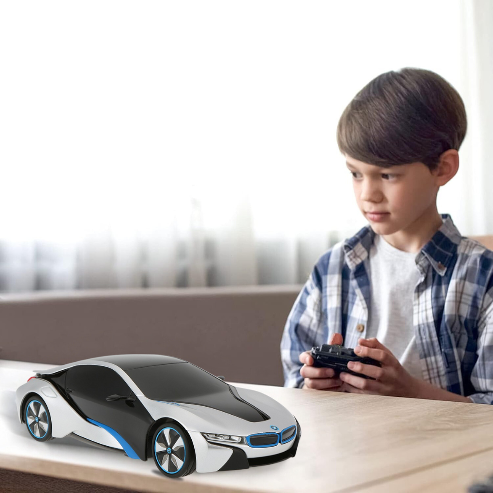 BMW i8 RC Car - Futuristic Design - 1:24 Scale Model - White